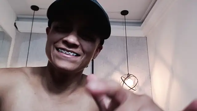 Snapshot of Liiamthompson chatting on March 2025 09:06:02 PM Liiamthompson online show from March 2025 09:06:02 PM