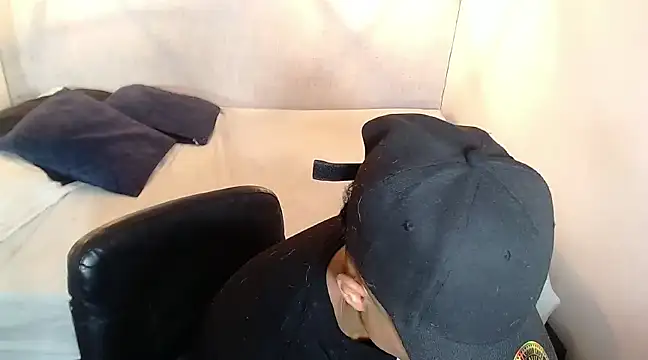 Snapshot of Liiamthompson chatting on March 2025 11:37:02 AM Liiamthompson online show from March 2025 11:37:02 AM