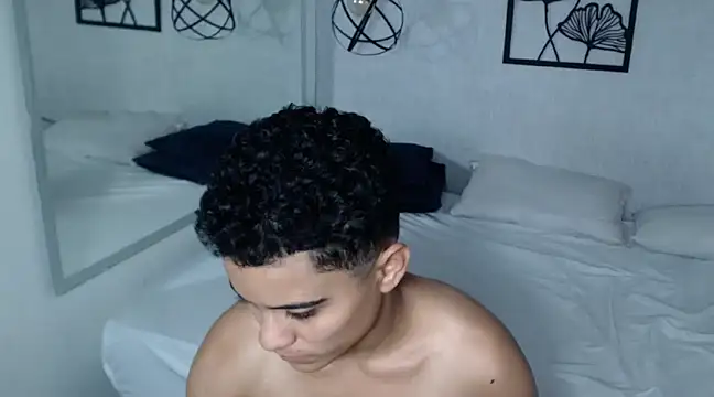 Snapshot of Liiamthompson chatting on March 2025 02:29:01 PM Liiamthompson online show from March 2025 02:29:01 PM