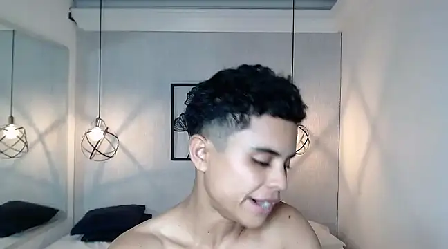 Snapshot of Liiamthompson chatting on March 2025 05:17:02 PM Liiamthompson online show from March 2025 05:17:02 PM