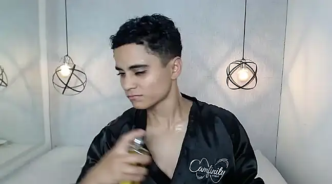 Snapshot of Liiamthompson chatting on March 2025 05:39:02 PM Liiamthompson online show from March 2025 05:39:02 PM