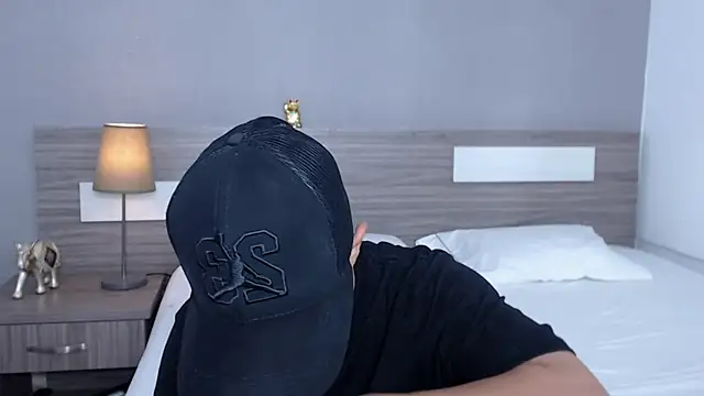 Snapshot of Liiamthompson chatting on October 2025 07:03:02 AM Liiamthompson online show from October 2025 07:03:02 AM