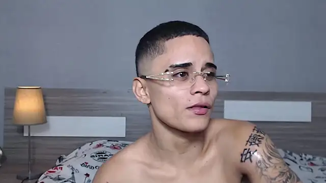 Snapshot of Liiamthompson chatting on October 2025 10:35:01 AM Liiamthompson online show from October 2025 10:35:01 AM