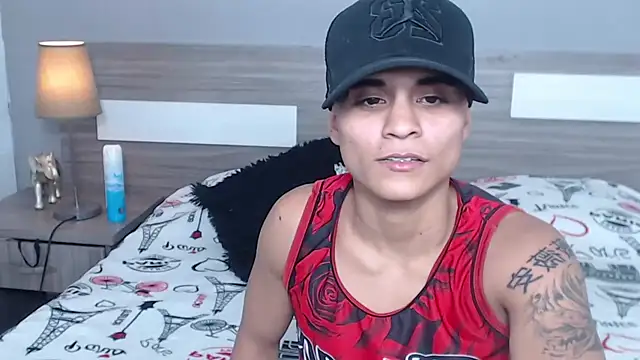 Snapshot of Liiamthompson chatting on October 2025 11:37:01 PM Liiamthompson online show from October 2025 11:37:01 PM