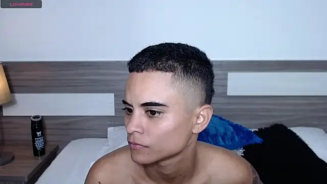 Snapshot of Liiamthompson chatting on November 2025 11:09:01 AM Liiamthompson online show from November 2025 11:09:01 AM