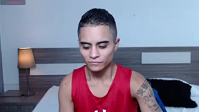 Snapshot of Liiamthompson chatting on November 2025 07:02:02 PM Liiamthompson online show from November 2025 07:02:02 PM