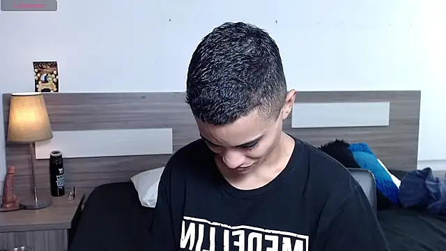 Snapshot of Liiamthompson chatting on November 2025 06:13:01 PM Liiamthompson online show from November 2025 06:13:01 PM