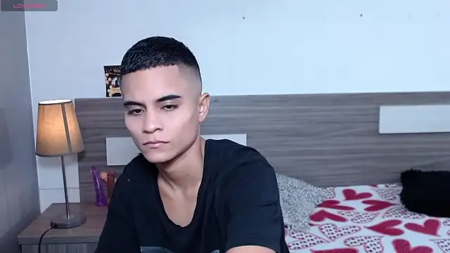 Snapshot of Liiamthompson chatting on November 2025 09:19:02 AM Liiamthompson online show from November 2025 09:19:02 AM