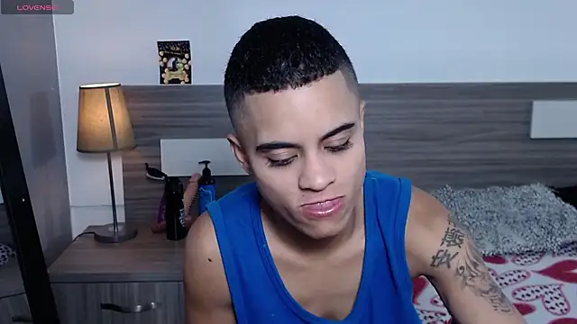 Snapshot of Liiamthompson chatting on November 2025 10:53:02 PM Liiamthompson online show from November 2025 10:53:02 PM