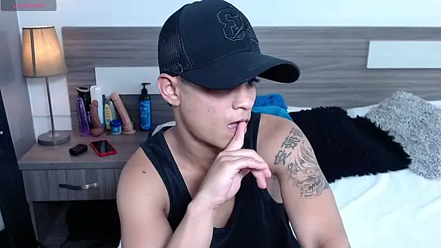 Snapshot of Liiamthompson chatting on December 2025 09:21:01 PM Liiamthompson online show from December 2025 09:21:01 PM