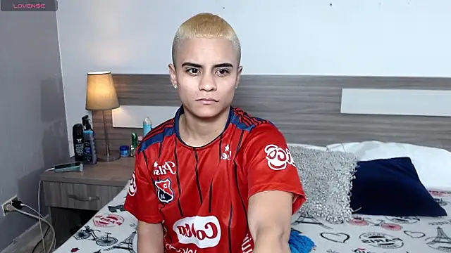 Liiamthompson online show from January 2026 09:15:02 AM