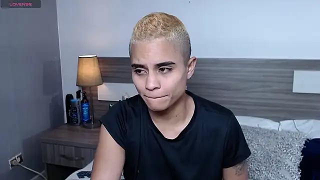 Liiamthompson online show from January 2026 09:40:02 PM