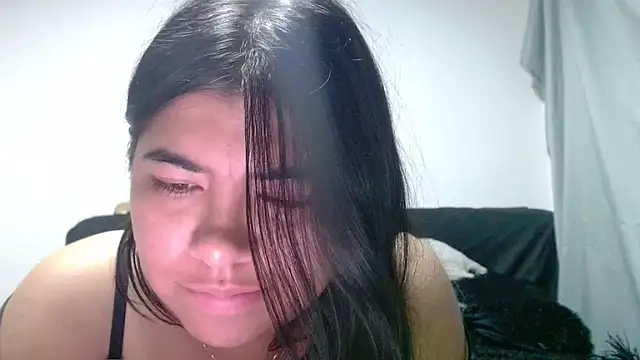 Snapshot of viccky_vick chatting on May 2026 01:35:02 AM viccky vick online show from May 2026 01:35:02 AM