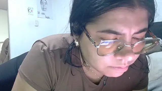 Snapshot of viccky_vick chatting on June 2026 01:48:01 AM viccky vick online show from June 2026 01:48:01 AM