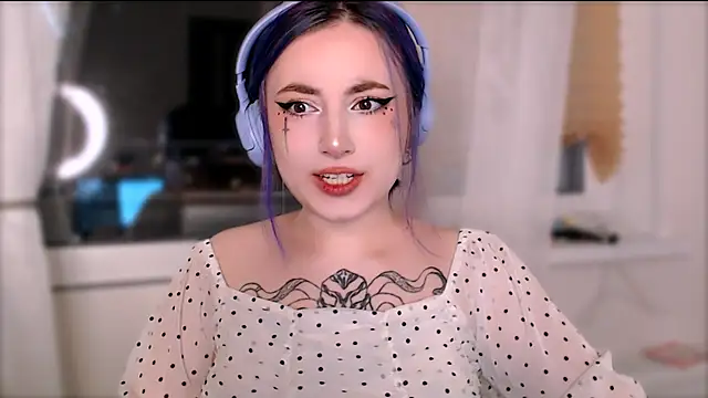 purplewitch online show from October 2025 02:50:01 PM