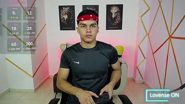 Snapshot of Dwayne_Brown chatting on February 2025 02:37:01 PM Dwayne Brown online show from February 2025 02:37:01 PM