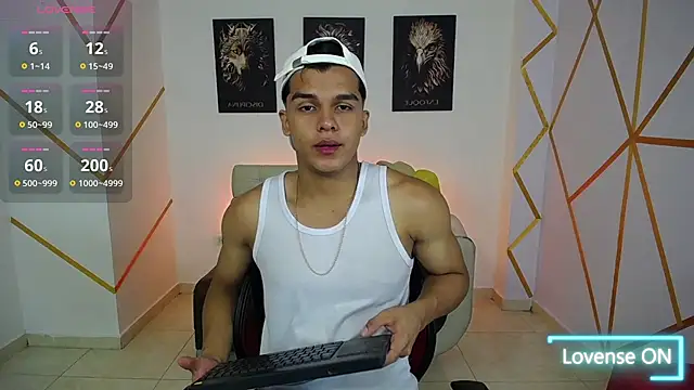 Snapshot of Dwayne_Brown chatting on February 2025 01:40:01 PM Dwayne Brown online show from February 2025 01:40:01 PM