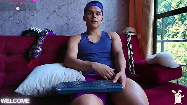 Snapshot of Dwayne_Brown chatting on November 2025 02:08:02 PM Dwayne Brown online show from November 2025 02:08:02 PM