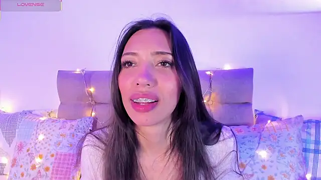 Snapshot of Miss_veronicaa2 chatting on February 2025 06:46:01 PM Miss veronicaa2 online show from February 2025 06:46:01 PM