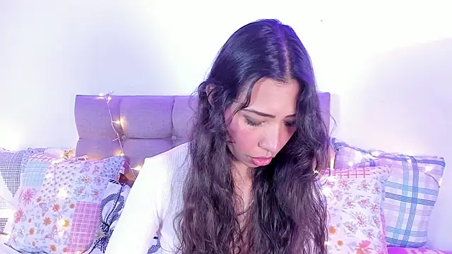 Snapshot of Miss_veronicaa2 chatting on February 2025 12:59:01 PM Miss veronicaa2 online show from February 2025 12:59:01 PM