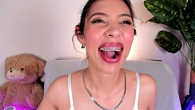 Miss veronicaa2 online show from May 2026 01:27:01 PM