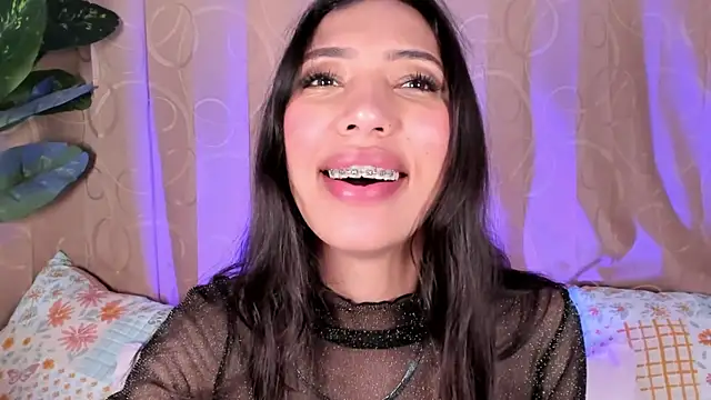 Miss veronicaa2 online show from June 2026 01:10:01 PM
