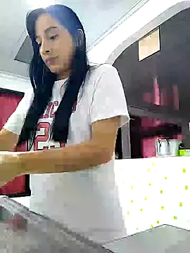 Snapshot of Marce0 chatting on February 2025 10:43:02 PM Marce0 online show from February 2025 10:43:02 PM