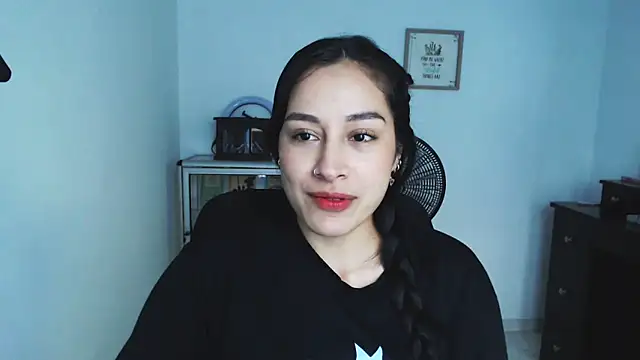 Snapshot of Marce0 chatting on March 2025 09:17:01 PM Marce0 online show from March 2025 09:17:01 PM