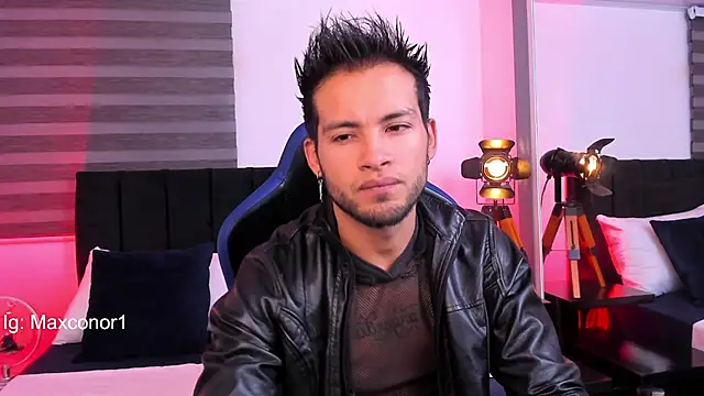 Max Conor1 online show from March 2025 10:11:02 AM