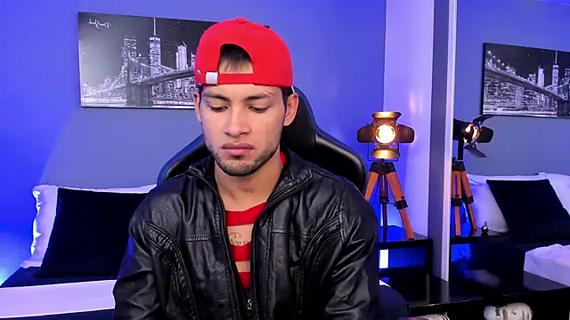 Max Conor1 online show from September 2025 03:01:01 PM