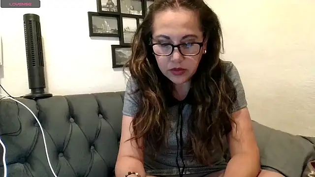 MirandaLatinaLovely online show from April 2026 03:11:01 AM