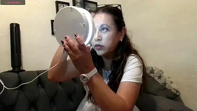 MirandaLatinaLovely online show from May 2026 06:58:01 PM