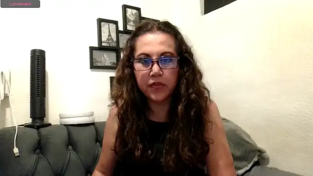 MirandaLatinaLovely online show from June 2026 03:37:02 AM