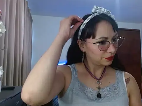 AloLovely  online show from March 2026 12:15:01 AM