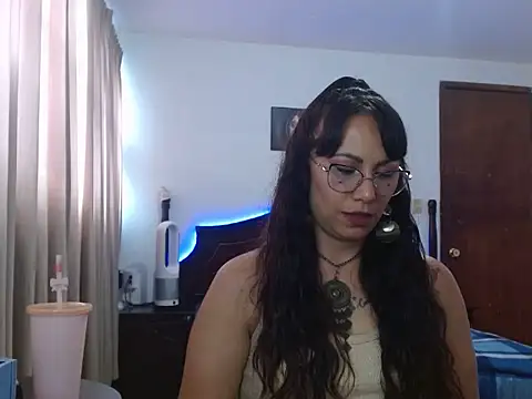 AloLovely  online show from April 2026 07:58:02 PM