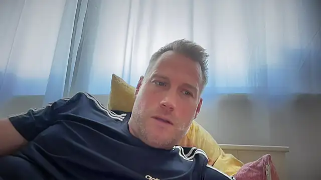 Christian87xxx online show from September 2025 12:21:02 PM