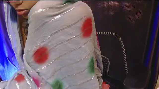 Snapshot of wow-simran chatting on November 2025 02:50:01 AM wow-simran online show from November 2025 02:50:01 AM