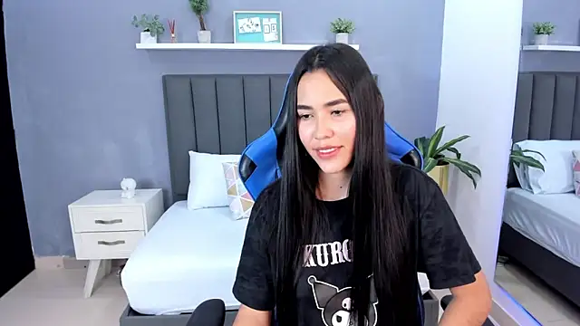 Snapshot of alessia_leroy chatting on February 2025 10:47:02 PM alessia leroy online show from February 2025 10:47:02 PM