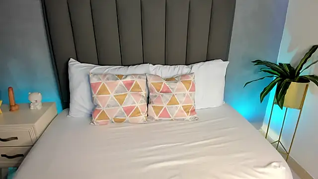 Snapshot of alessia_leroy chatting on March 2025 07:39:01 PM alessia leroy online show from March 2025 07:39:01 PM