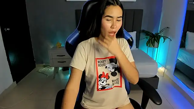 Snapshot of alessia_leroy chatting on March 2025 07:26:02 PM alessia leroy online show from March 2025 07:26:02 PM