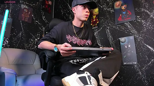 marcuscollins1  online show from February 2025 02:58:02 PM