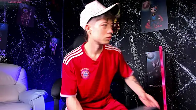 marcuscollins1  online show from February 2025 01:47:02 PM