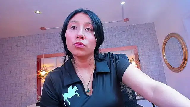 Nohemi louse online show from May 2026 07:30:02 PM
