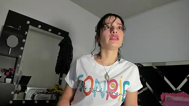 Annyrosee online show from March 2025 08:27:02 PM