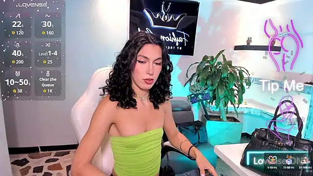 Snapshot of allicemackenzie chatting on October 2025 06:14:02 AM allicemackenzie online show from October 2025 06:14:02 AM