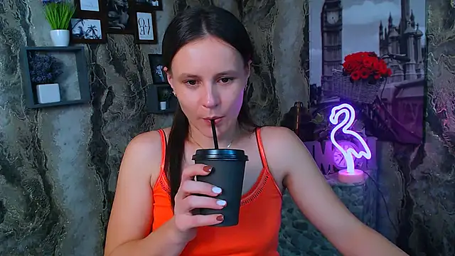 Snapshot of ValeriaHeart_ chatting on December 2025 01:20:02 PM ValeriaHeart online show from December 2025 01:20:02 PM