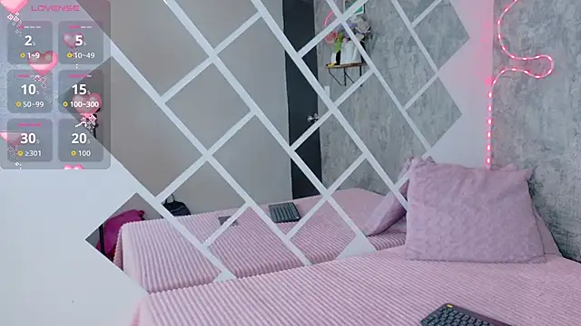 Rachel new20 online show from October 2025 08:46:02 PM