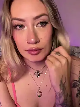 Snapshot of Lally_Valencia__ chatting on March 2025 09:04:02 AM Lally Valencia online show from March 2025 09:04:02 AM