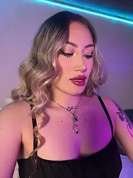 Snapshot of Lally_Valencia__ chatting on November 2025 07:18:02 AM Lally Valencia online show from November 2025 07:18:02 AM