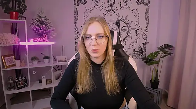 Snapshot of VeronicaAndersen chatting on February 2025 10:00:02 AM VeronicaAndersen online show from February 2025 10:00:02 AM